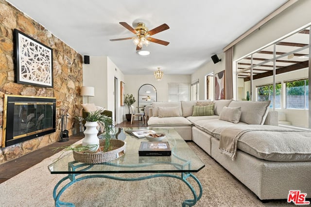 5525 Saloma Avenue, Sherman Oaks, CA 91411 — photo 12 of 35