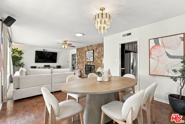5525 Saloma Avenue, Sherman Oaks, CA 91411 — photo 9 of 35