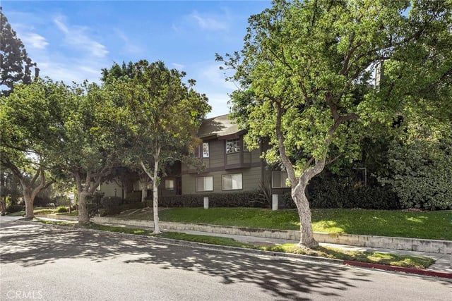 246 Alpine St 9, Pasadena, CA 91106 — photo 30 of 38