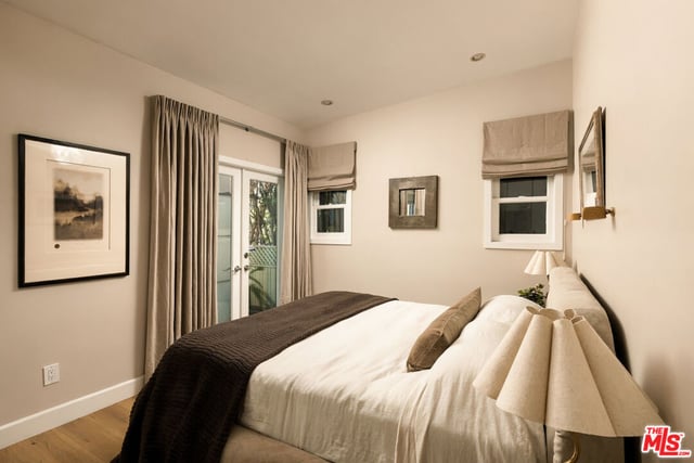 910 Superba Avenue, Venice, CA 90291 — photo 12 of 25