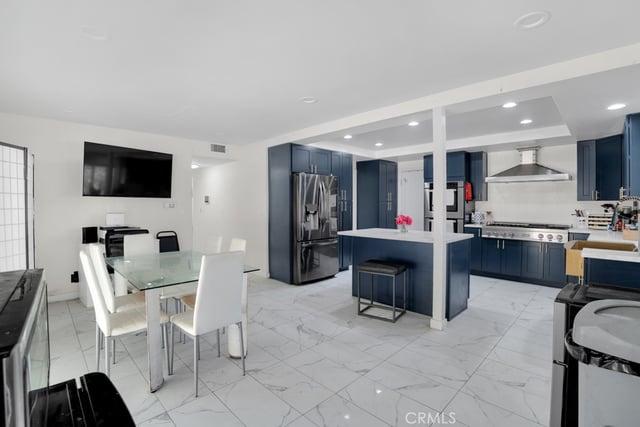 2491 Castlemont Court N, Simi Valley, CA 93063 — photo 11 of 35