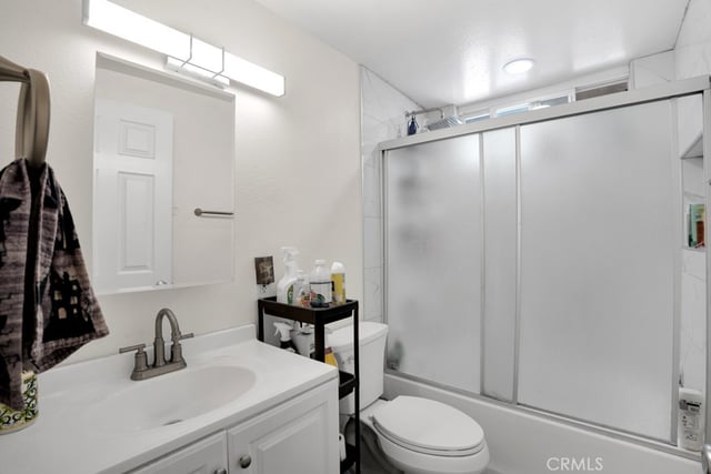2491 Castlemont Court N, Simi Valley, CA 93063 — photo 16 of 35