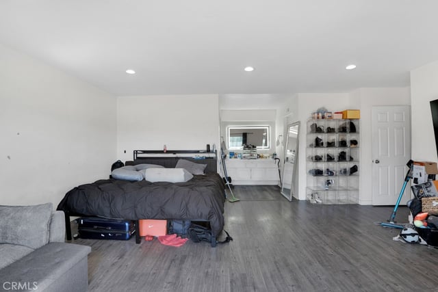 2491 Castlemont Court N, Simi Valley, CA 93063 — photo 18 of 35