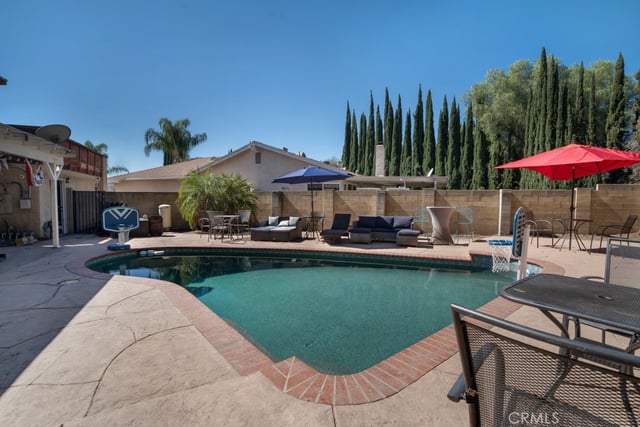 2491 Castlemont Court N, Simi Valley, CA 93063 — photo 21 of 35
