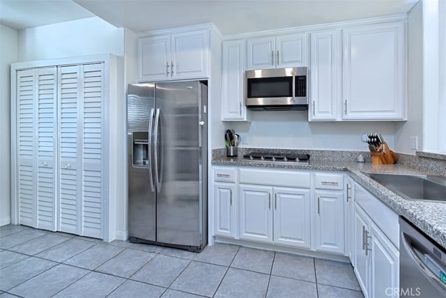 11847 Laurelwood 304, Studio City, CA 91604 — photo 13 of 36
