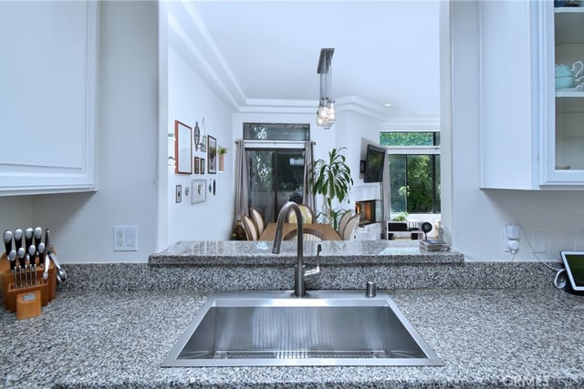 11847 Laurelwood 304, Studio City, CA 91604 — photo 16 of 36