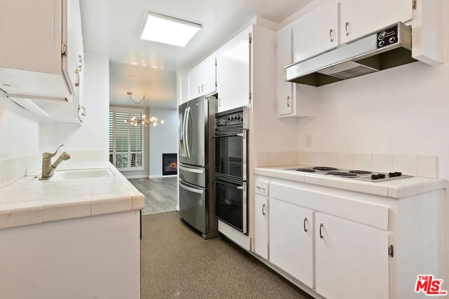 927 N Kings Road 107, West Hollywood, CA 90069 — photo 14 of 35