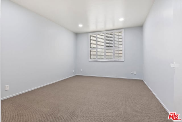 927 N Kings Road 107, West Hollywood, CA 90069 — photo 26 of 35
