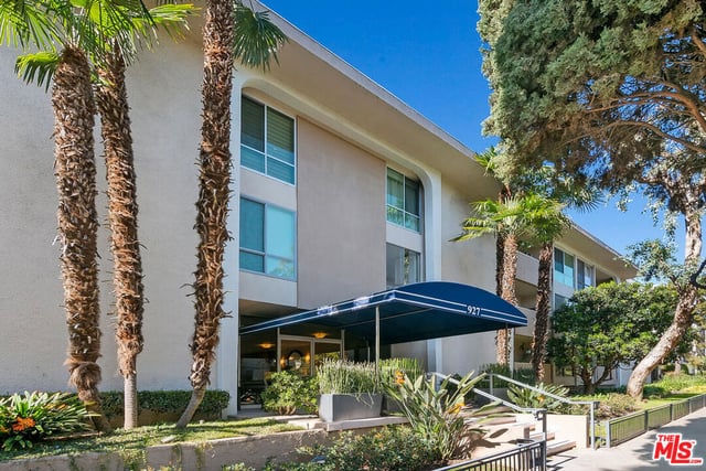 927 N Kings Road 107, West Hollywood, CA 90069 — photo 3 of 35