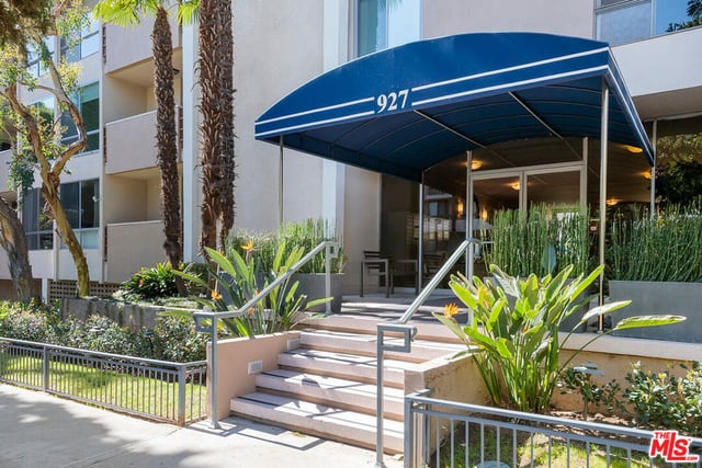 927 N Kings Road 107, West Hollywood, CA 90069 — photo 7 of 35