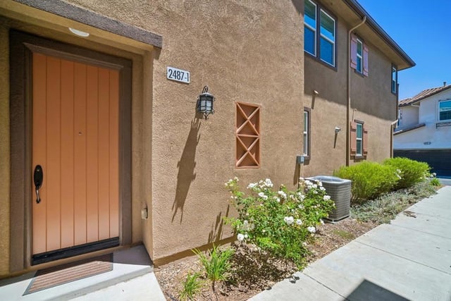2487 Ascending Oaks Lane 1, Simi Valley, CA 93063 — photo 2 of 55