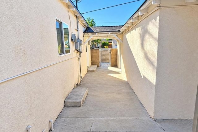 10449 Chandler Boulevard, North Hollywood, CA 91601 — photo 12 of 20