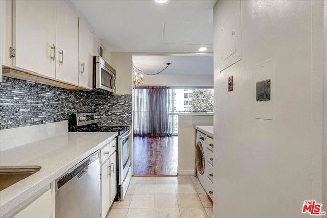10450 Wilshire Boulevard 4F, Los Angeles, CA 90024 — photo 10 of 21