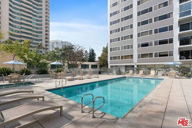 10450 Wilshire Boulevard 4F, Los Angeles, CA 90024 — photo 18 of 21