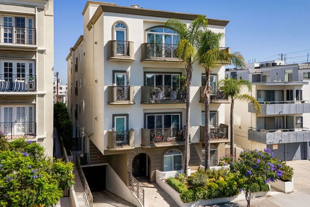 11840 Dorothy Street 302, Los Angeles, CA 90049 — photo 3 of 55