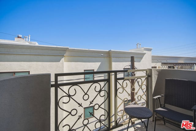 11840 Dorothy Street 302, Los Angeles, CA 90049 — photo 35 of 55
