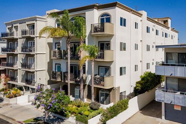 11840 Dorothy Street 302, Los Angeles, CA 90049 — photo 4 of 55