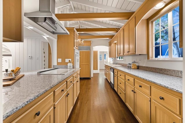 14900 Camarosa Drive, Pacific Palisades, CA 90272 — photo 19 of 51