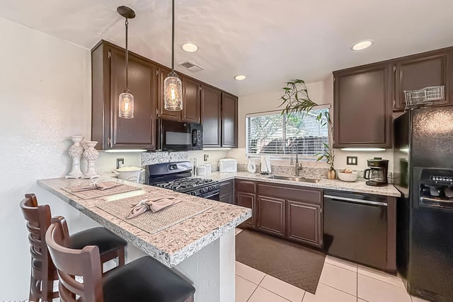 36772 Petra Drive, Palmdale, CA 93550 — photo 9 of 26