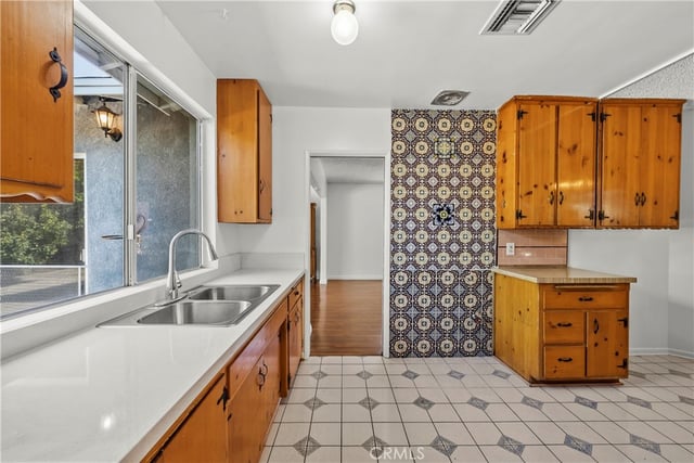 15253 La Valle Street, Sylmar, CA 91342 — photo 13 of 53