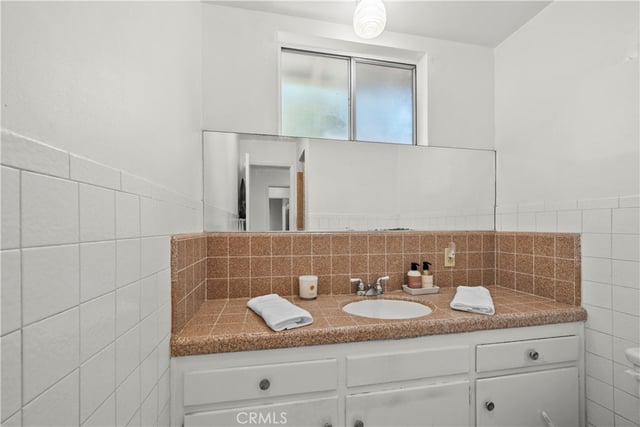 15253 La Valle Street, Sylmar, CA 91342 — photo 26 of 53