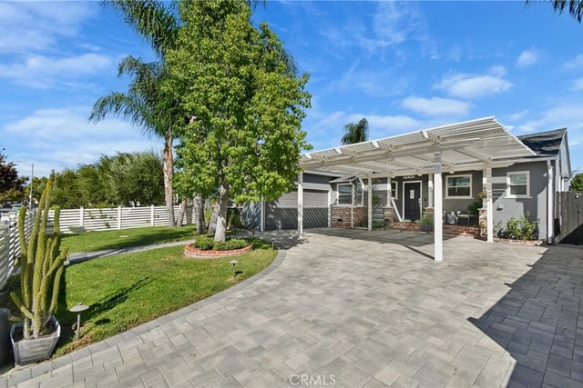 6440 Hanna Avenue, Woodland Hills, CA 91303 — photo 2 of 36