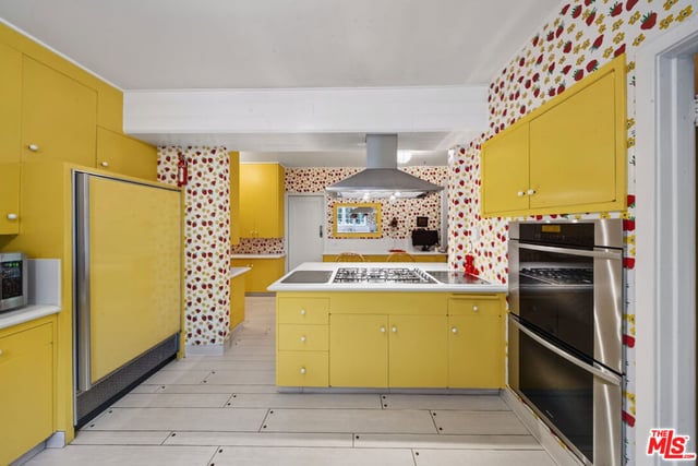 200 S June Street, Los Angeles, CA 90004 — photo 13 of 54