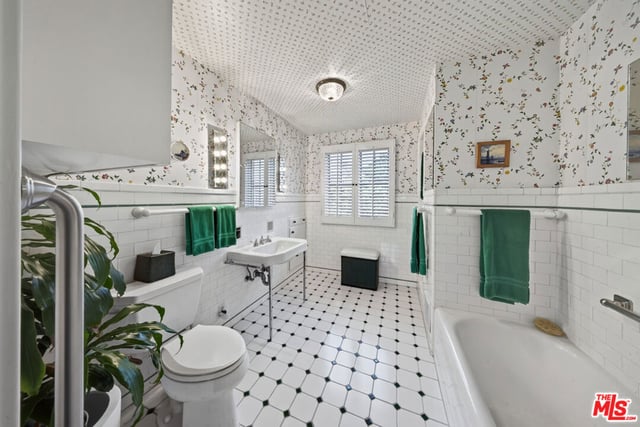 200 S June Street, Los Angeles, CA 90004 — photo 30 of 54