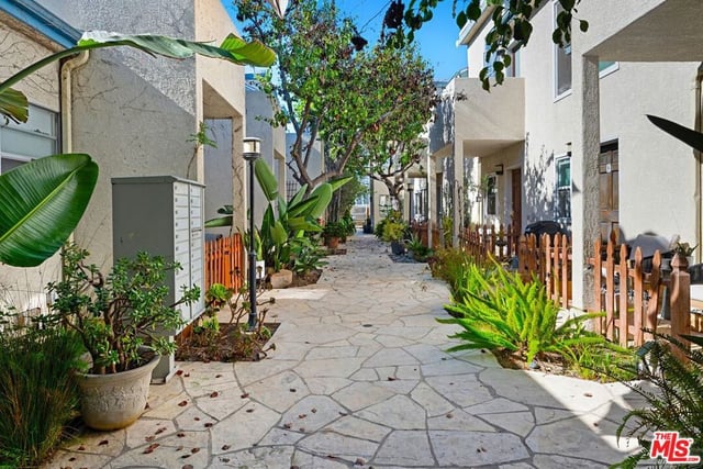 121 Strand Street 13, Santa Monica, CA 90405 — photo 6 of 14