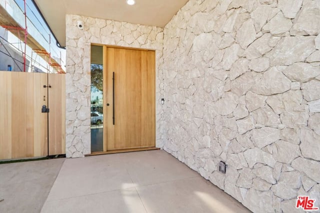 930 Embury Street, Pacific Palisades, CA 90272 — photo 3 of 38