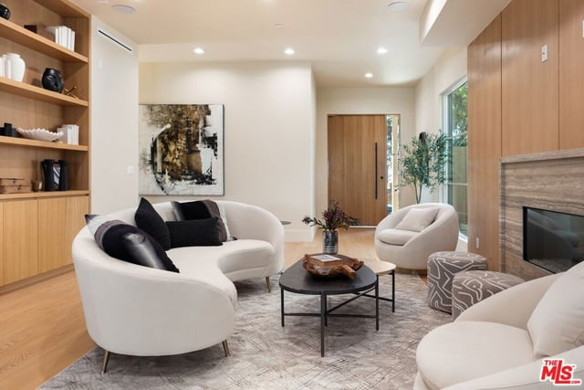 930 Embury Street, Pacific Palisades, CA 90272 — photo 5 of 38