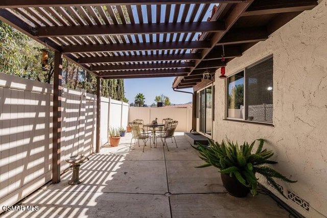 784 N Woodlawn Drive, Thousand Oaks, CA 91360 — photo 25 of 32