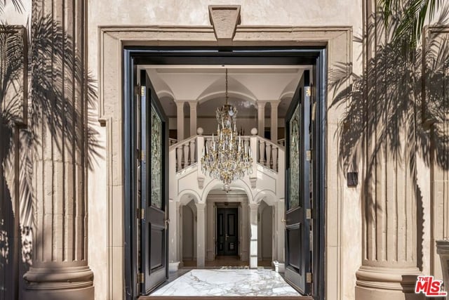 628 N Rodeo Drive, Beverly Hills, CA 90210 — photo 4 of 33