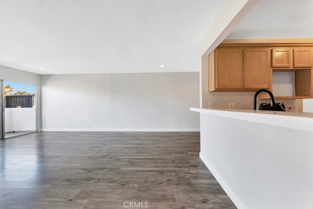 5454 Zelzah Avenue 204, Encino, CA 91316 — photo 17 of 37