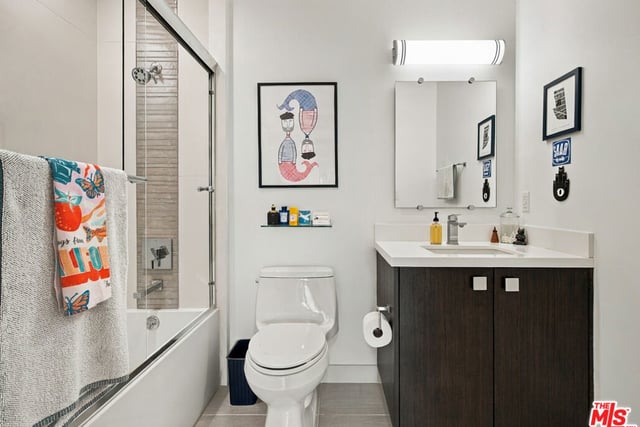 118 N Kings Road 301, Los Angeles, CA 90048 — photo 11 of 54