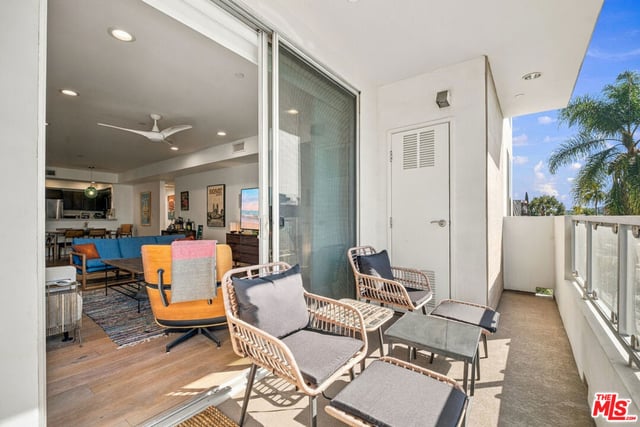 118 N Kings Road 301, Los Angeles, CA 90048 — photo 19 of 54