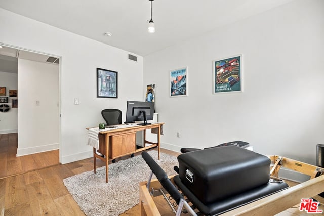 118 N Kings Road 301, Los Angeles, CA 90048 — photo 30 of 54