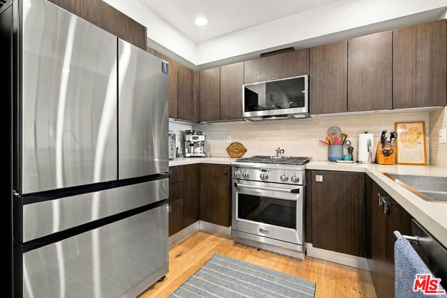 118 N Kings Road 301, Los Angeles, CA 90048 — photo 8 of 54