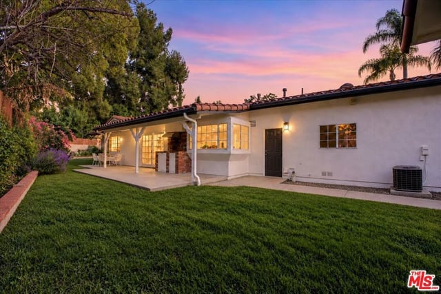 17615 Corinthian Drive, Encino, CA 91316 — photo 31 of 39