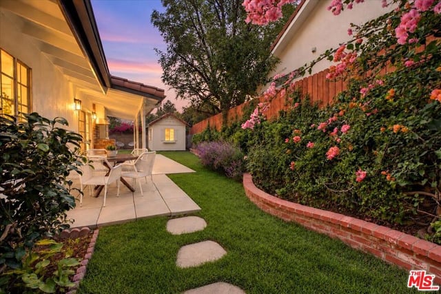 17615 Corinthian Drive, Encino, CA 91316 — photo 38 of 39