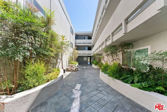 446 San Vicente Boulevard 106, Santa Monica, CA 90402 — photo 27 of 36