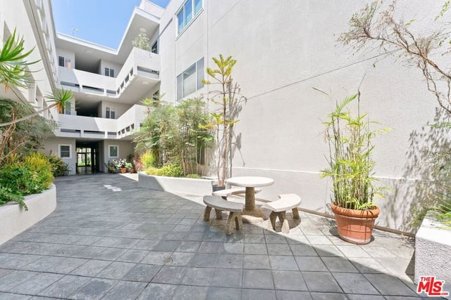 446 San Vicente Boulevard 106, Santa Monica, CA 90402 — photo 28 of 36