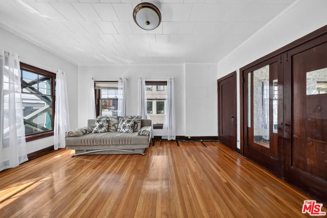 2121 James M Wood Boulevard 202, Los Angeles, CA 90006 — photo 19 of 65