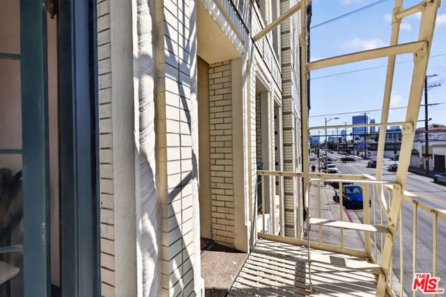 2121 James M Wood Boulevard 202, Los Angeles, CA 90006 — photo 43 of 65