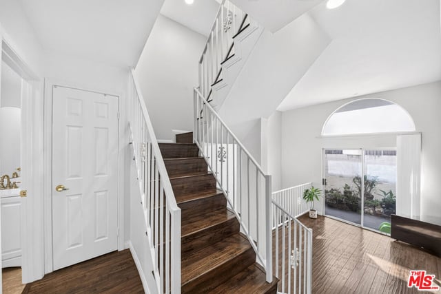 4823 Elmwood Avenue C, Los Angeles, CA 90004 — photo 11 of 30