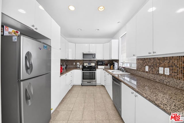 4823 Elmwood Avenue C, Los Angeles, CA 90004 — photo 18 of 30