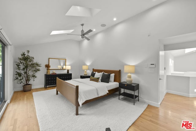 3239 Ledgewood Drive, Los Angeles, CA 90068 — photo 12 of 33