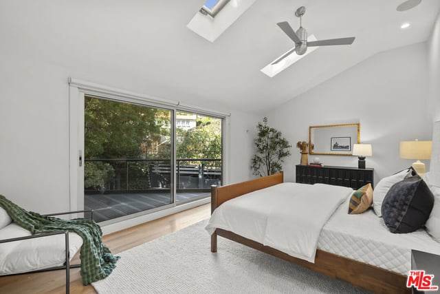 3239 Ledgewood Drive, Los Angeles, CA 90068 — photo 13 of 33