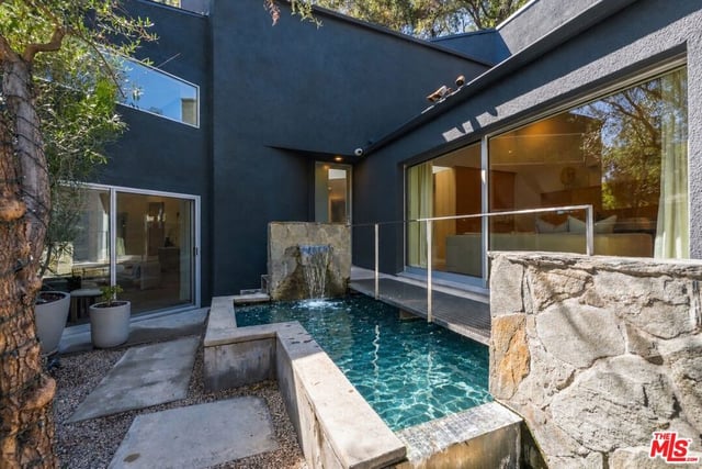 3239 Ledgewood Drive, Los Angeles, CA 90068 — photo 3 of 33