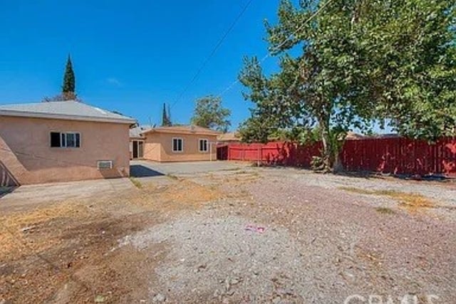 8536 Cayuga Avenue, Sun Valley, CA 91352 — photo 3 of 7